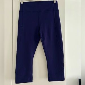 Lululemon purple leggings size 8, short